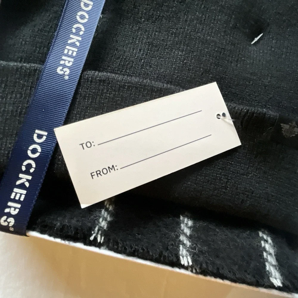 New Dockers‎ One Size Scarf & Beanie Gift Box Set Black